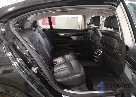 2016 BMW 750I xDrive z USA, uszkodzony, nr VIN WBA7F2C5XGG418435